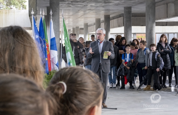 Escola Flávio Gonçalves ganha novo Jardim Botânico