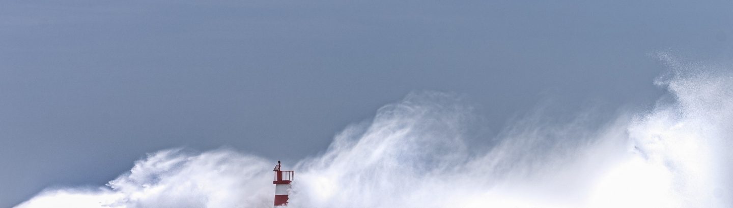 Aviso: agravamento da agitação marítima eleva estado de alerta para vermelho