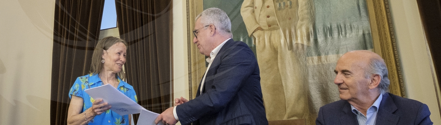 Acervo do Comércio da Póvoa doado à Biblioteca Municipal