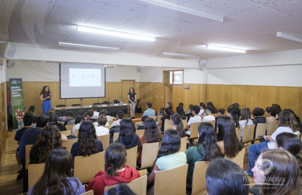 Câmara Municipal promove Literacia Financeira junto dos jovens