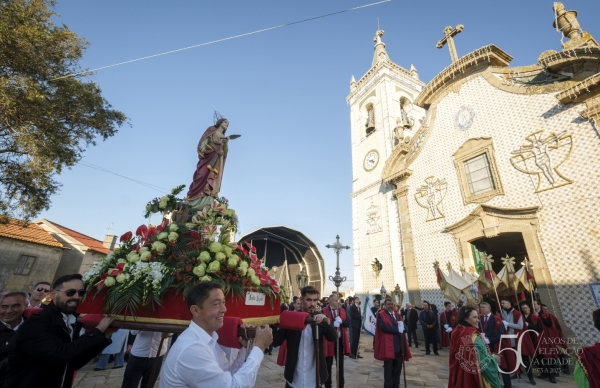 Procissão de Santa Luzia saiu à rua em Navais