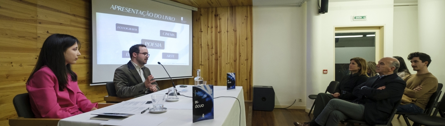 Livro “In-ócuo” apresentado na Biblioteca