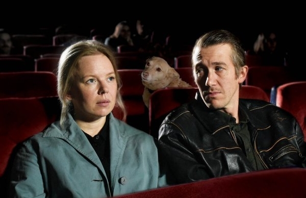 Cinema "Folhas Caídas"