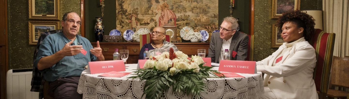 Rui Zink, Rita Ray, Michael Kegler, Sandra Tamele im Gespräch.