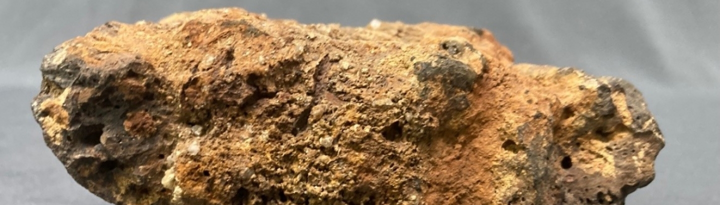 Peça do Mês de fevereiro: escórias de fundição