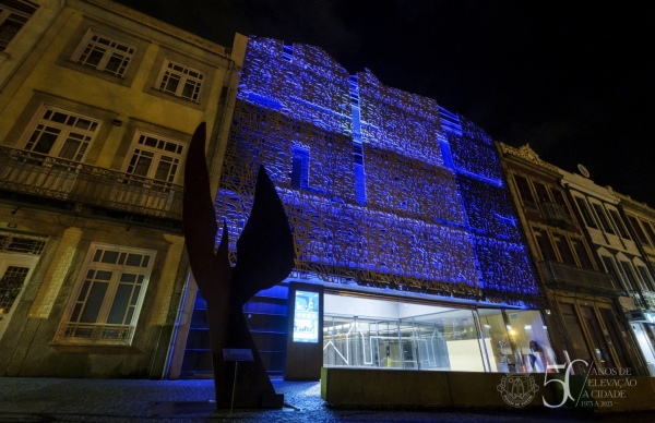 Póvoa de Varzim veste-se de azul por uma causa