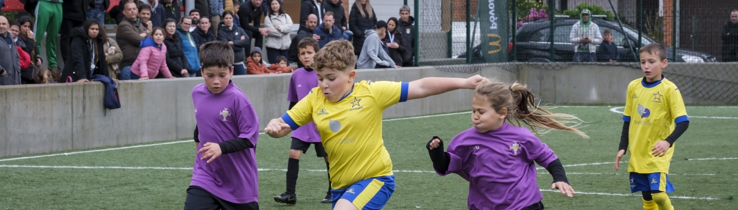 Mais de 200 atletas disputaram torneio infantil "Ovo de Páscoa"