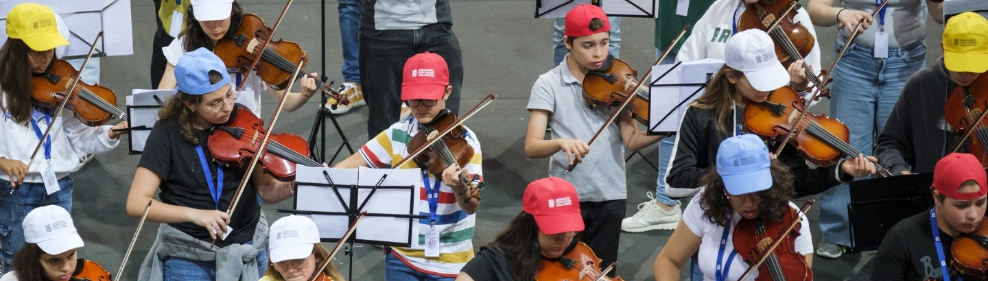 Pavilhão Municipal acolhe 170 entusiastas de viola d'arco