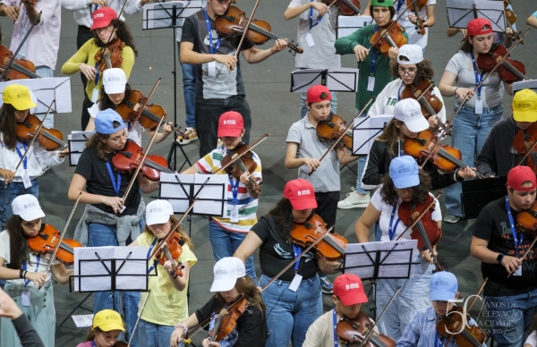Pavilhão Municipal acolhe 170 entusiastas de viola d'arco