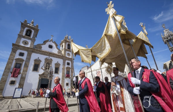Procissão do Santíssimo Sacramento percorre ruas da Póvoa de Varzim