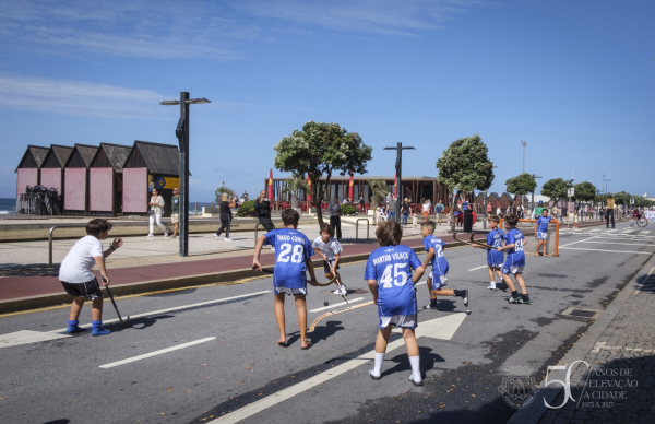 Avenida dos Banhos sem trânsito durante a época balnear