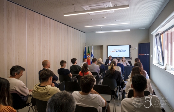 És estudante do ensino secundário? Esta oportunidade é para ti!