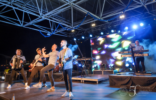 Baile minhoto abrilhantou noite poveira