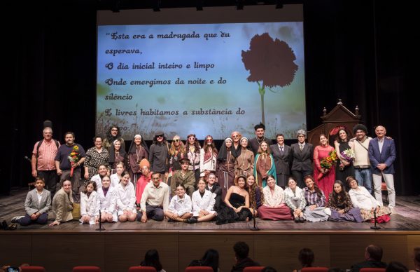 Celebrou-se a Liberdade no palco do Cine-Teatro Garrett