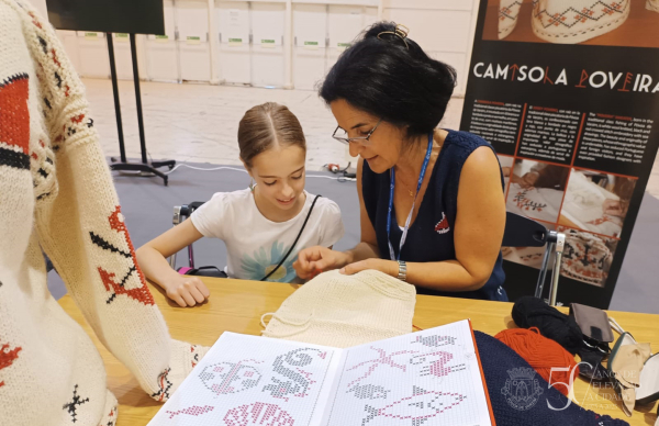 Workshop da Camisola Poveira na Feira Internacional de Artesanato de Lisboa