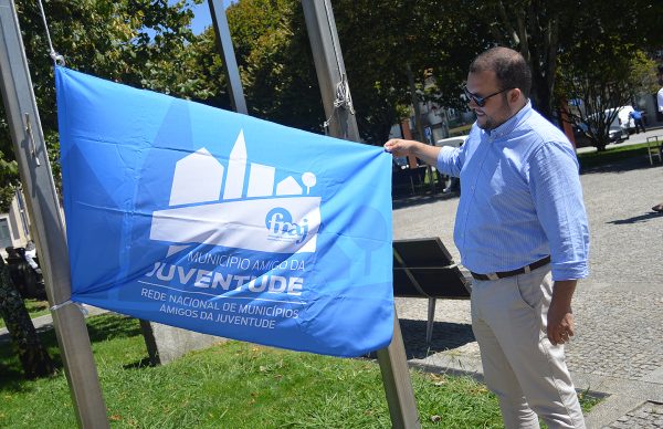 Hasteada Bandeira Município Amigo da Juventude