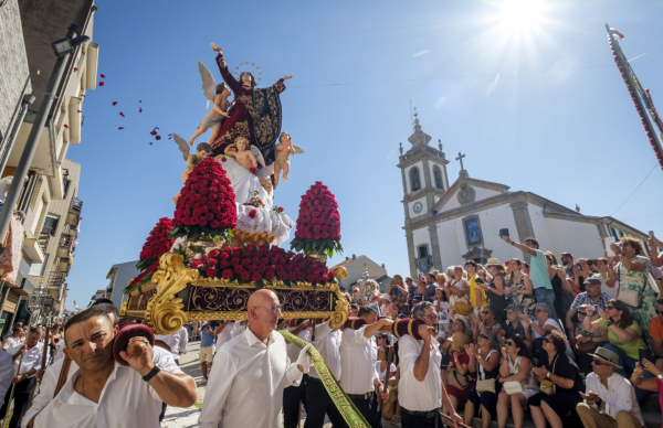 Milhares de pessoas celebraram a padroeira dos pescadores