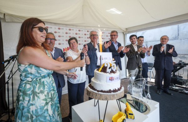 Presidente da Câmara inaugura novo edifício-sede de empresa poveira de referência