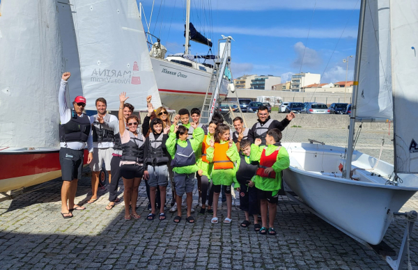 Beneficiários do “Mar de Todos” iniciam aulas de Vela Adaptada