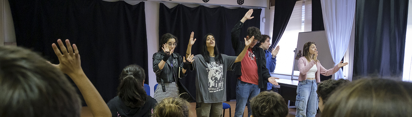 Alunos poveiros refletem sobre a saúde mental através do teatro