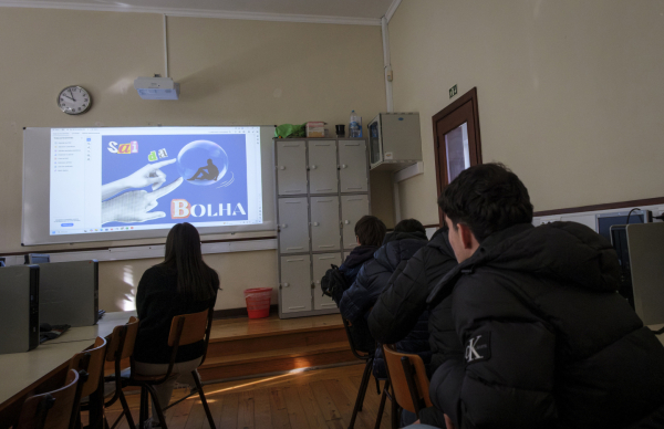 Projeto "Sai da Bolha" no combate à discriminação e ao<em> bullying</em>