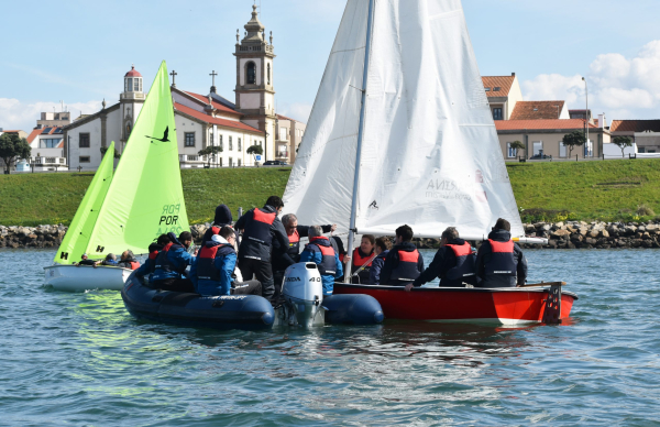 Vela Adaptada levou grupo de Matosinhos ao mar da Póvoa