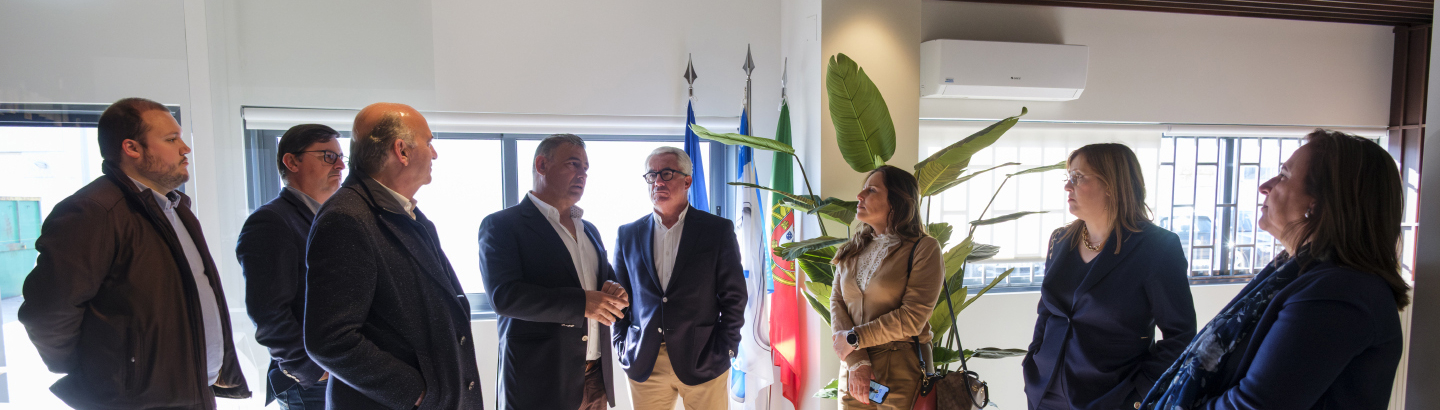 Executivo visita RCM, uma empresa de referência na produção de etiquetas e rótulos