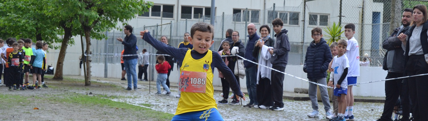 Domingo desportivo reúne atletas de todas as idades em Navais
