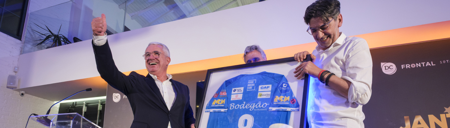 Aires Pereira homenageado em "Jantar das Estrelas" do Póvoa Andebol Clube