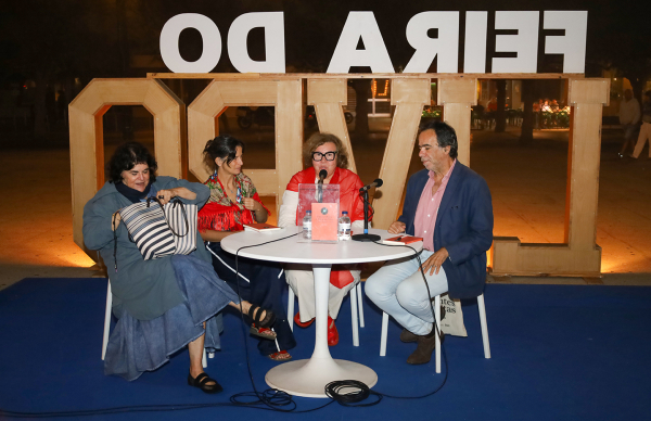 Apresentação do livro "tira o Disco e Toca ao Vivo"