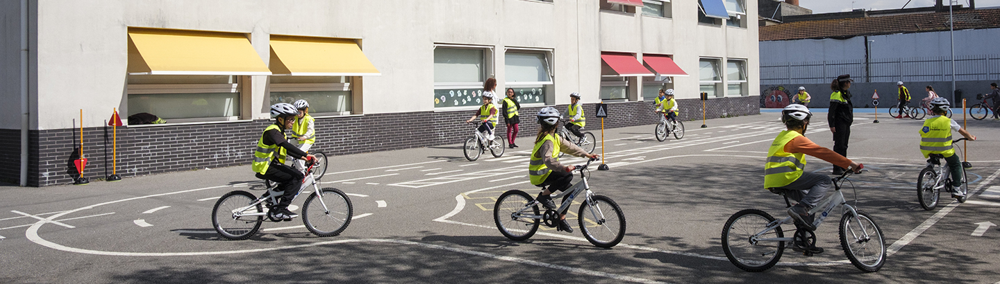 Aberto concurso para técnicos das AEC