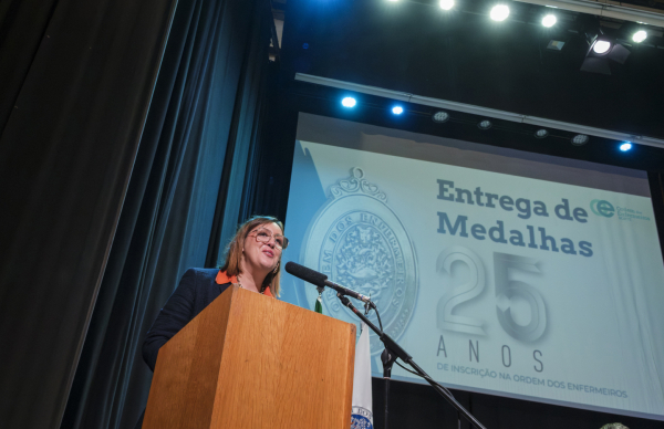 Presidente manifesta apreço e gratidão a enfermeiros com 25 anos de inscrição na Ordem