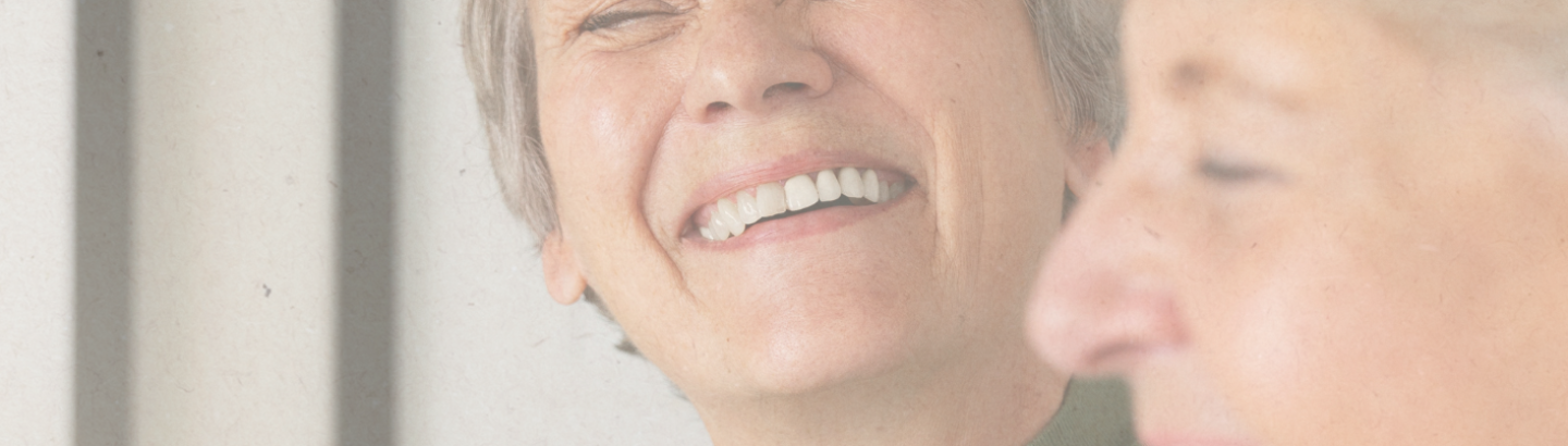 Oficinas de Promoção de Saúde e Bem-Estar com Yoga do Riso