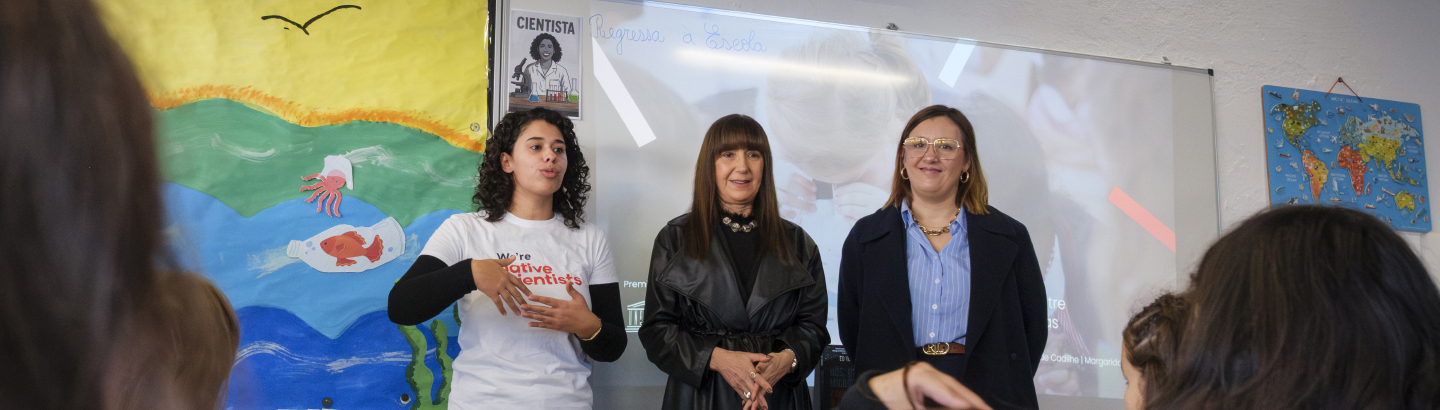 Cientista poveira apresenta evolução das células a alunos poveiros