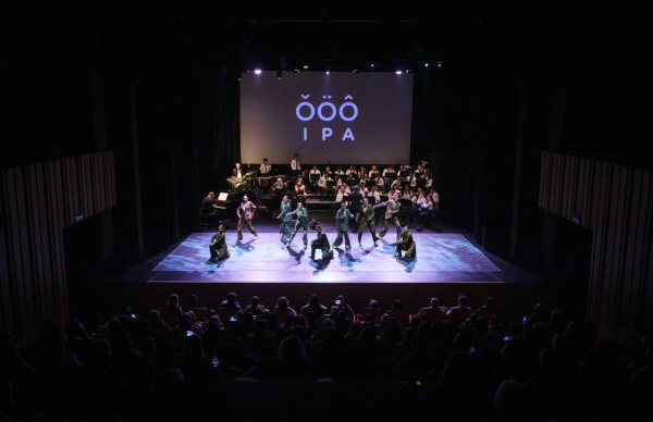 Espetáculo musical solidário celebra "vibrantes anos 20" do século XX