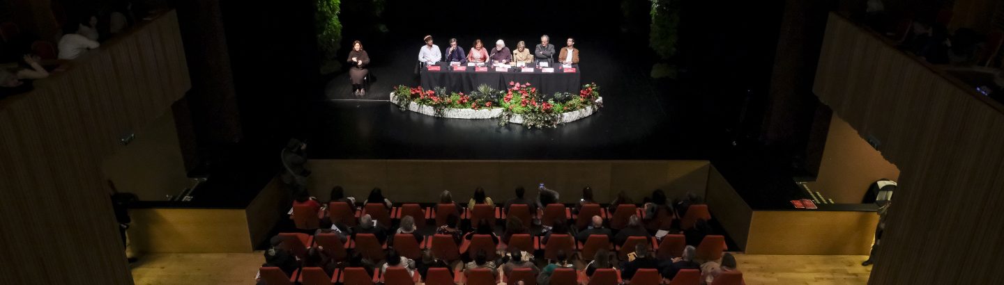 “O escritor pode mentir até onde a sua imaginação o levar, mas não pode abdicar da sua honestidade interior”