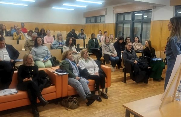 “Como ajudar os nossos filhos a superarem os seus medos?": Município promove envolvimento dos pais na vida escolar