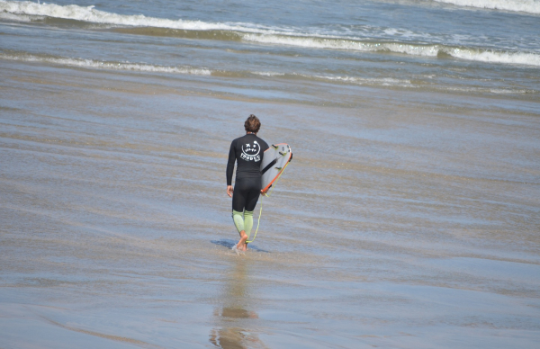 Candidaturas abertas para escolas de surf e venda ambulante em praias