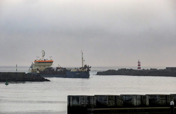 Já arrancaram as dragagens no porto da Póvoa de Varzim