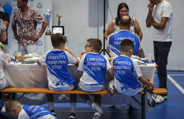 Aguçadoura FC homenageia atletas em jantar de gala