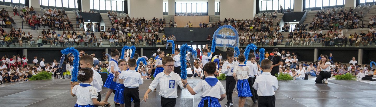 Crianças de todo o concelho iluminam arranque das Festas de São Pedro