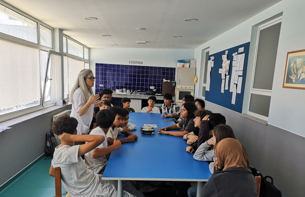 Visita aproxima escola de instituições locais