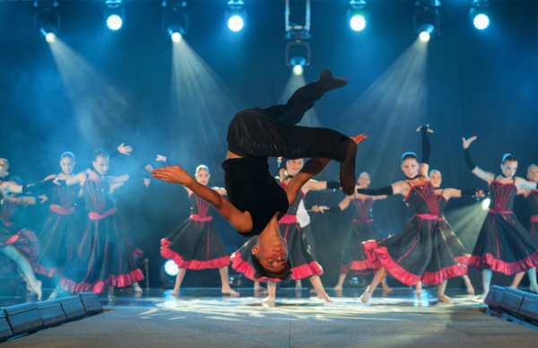 AM Summer Show encerra ano de atividade com muito talento em palco