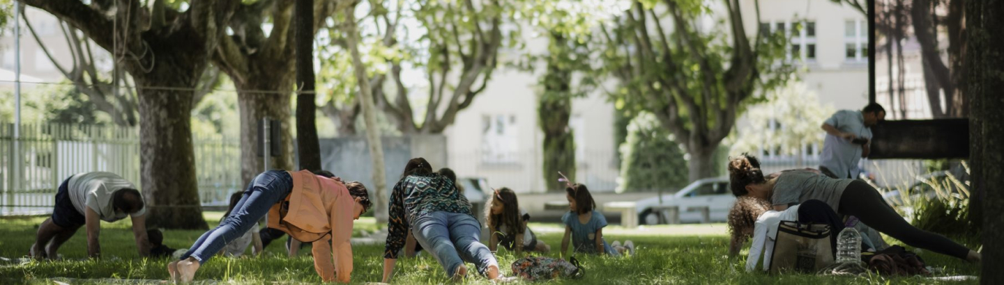 Famílias no Jardim da Biblioteca