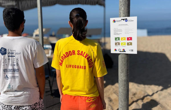 Póvoa de Varzim reforça a inclusão nas praias com bandeiras acessíveis ColorADD