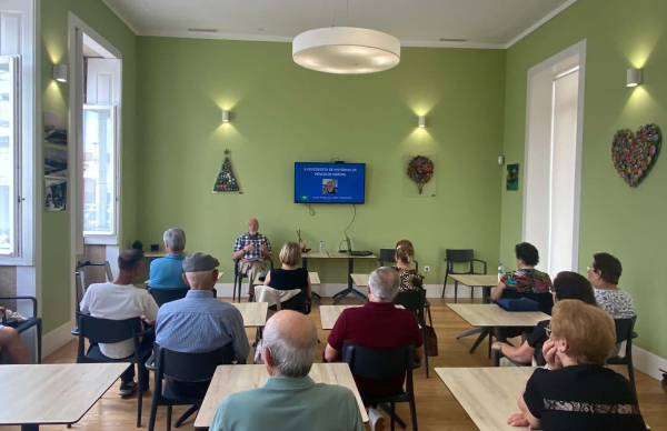 Professor poveiro partilhou história local com utentes do COL