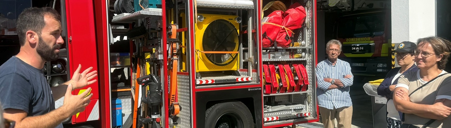 Centro Ocupacional da Estela visita quartel dos Bombeiros