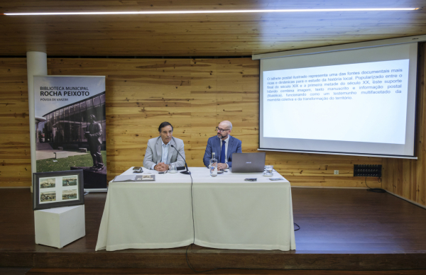 Dimensão histórica do bilhete postal em discussão na Biblioteca Municipal